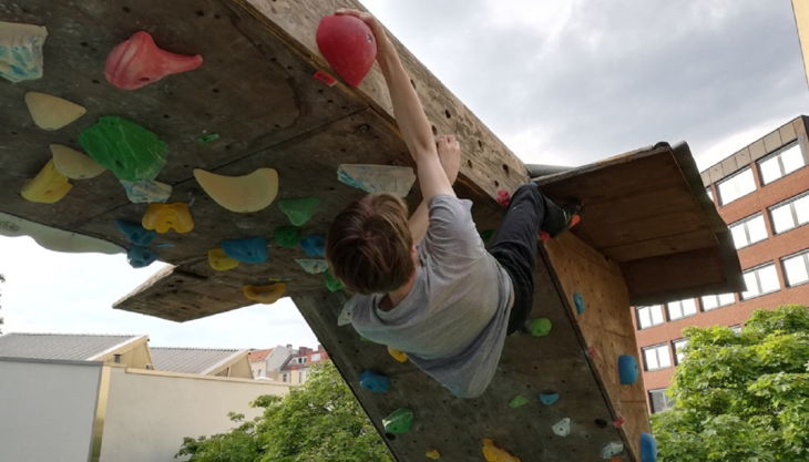 boulderworx kletteranlagen kopfüber klettern