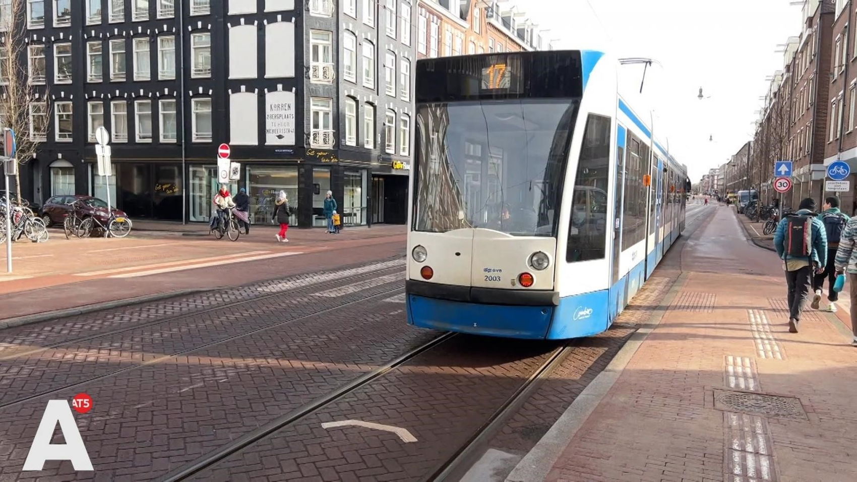 Foto-afbeelding van tramlijn 17 in de Kinkerstraat