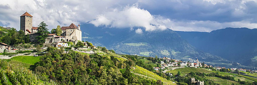  Bolzano
- Vom Vinschgau bis Meran: Entdecken Sie das facettenreiche Burggrafenamt und seine Kaufoptionen