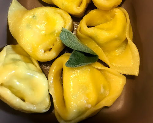 Esperienze gastronomiche Bologna: Un menù tradizionale a casa di una sfoglina di Bologna 