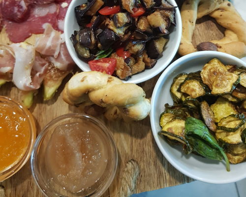 Esperienze gastronomiche Pisciotta: Esperienza in Cilento: sapori tradizionali tra ulivi e fiori