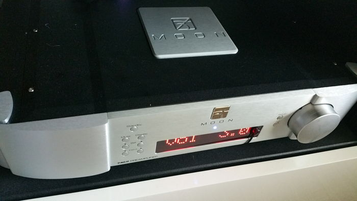 Simaudio 740P Preamplifier like new (less than 6 months...