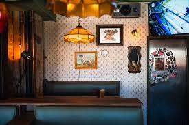 Pick a Damn Spot - Your Shortcut to the Best of Calgary's Food Scene.  Your Shortcut to the Best of Calgary's Food Scene. Filter local favourites by vibe, craving, happy hour, live music, 'hood, and more - and save the relationship one damn spot at a time.