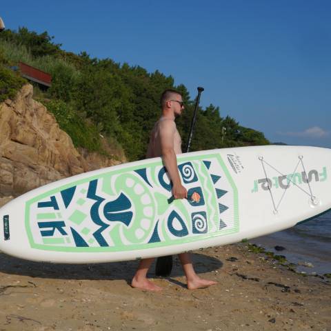 Customer lift lightweight stand up paddle board easily