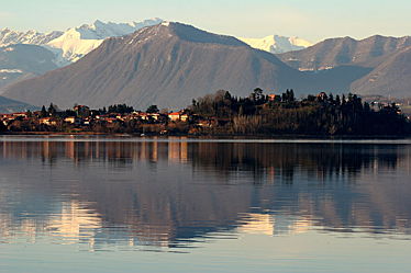  Varese
- lago-varese-sostenibile.jpeg