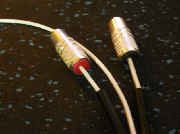 SILVER Phono / Turntable Cable RCA to RCA  2 Meter