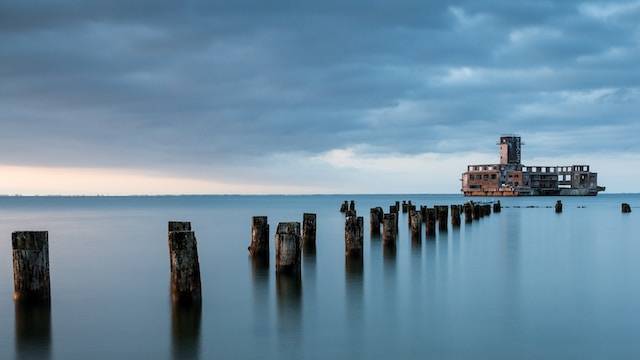 il mare fotografato con la tecnica della lunga esposizione