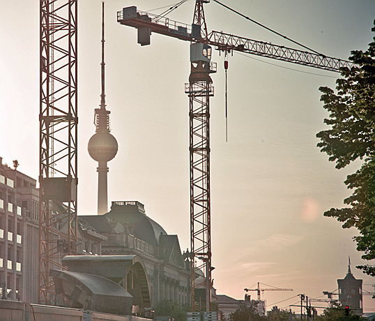  Berlin
- Wohnungsbau Berlin: Zunahme der Fertigstellungen flaut weiter ab