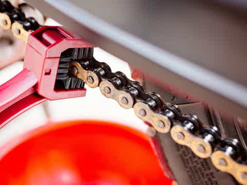 clean thoroughly before applying motorcycle chain lubrication