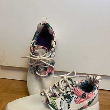 Sneaker, weiss blumig, Nike