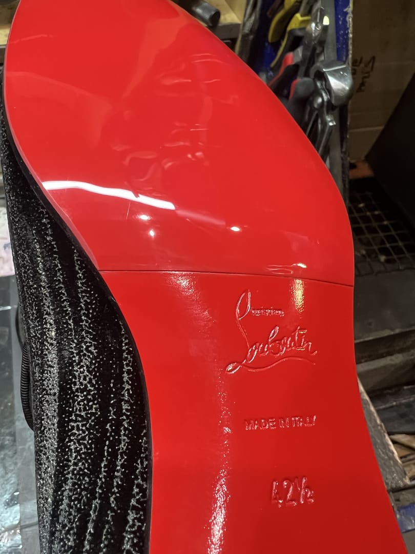 Patins rouge crêpe pour mocassins Louboutin homme - Cordonnier Norbert Bottier
