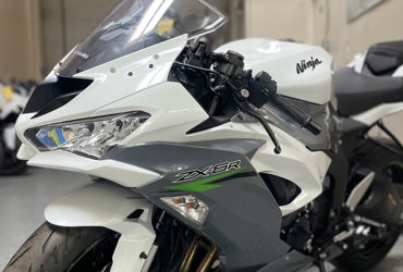 2021 KAWASAKI NINJA ZX-6R motorcycle for rent near Hanford, CA