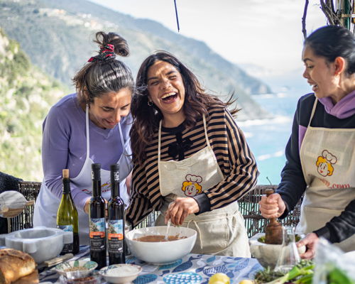 Corsi di cucina Riomaggiore: Corso di cucina express sul Pesto vista mare alle 5 Terre