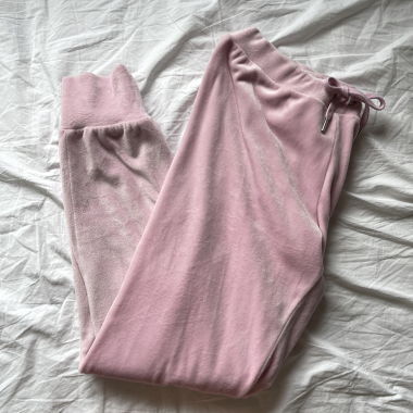 pink velour pants 🩷