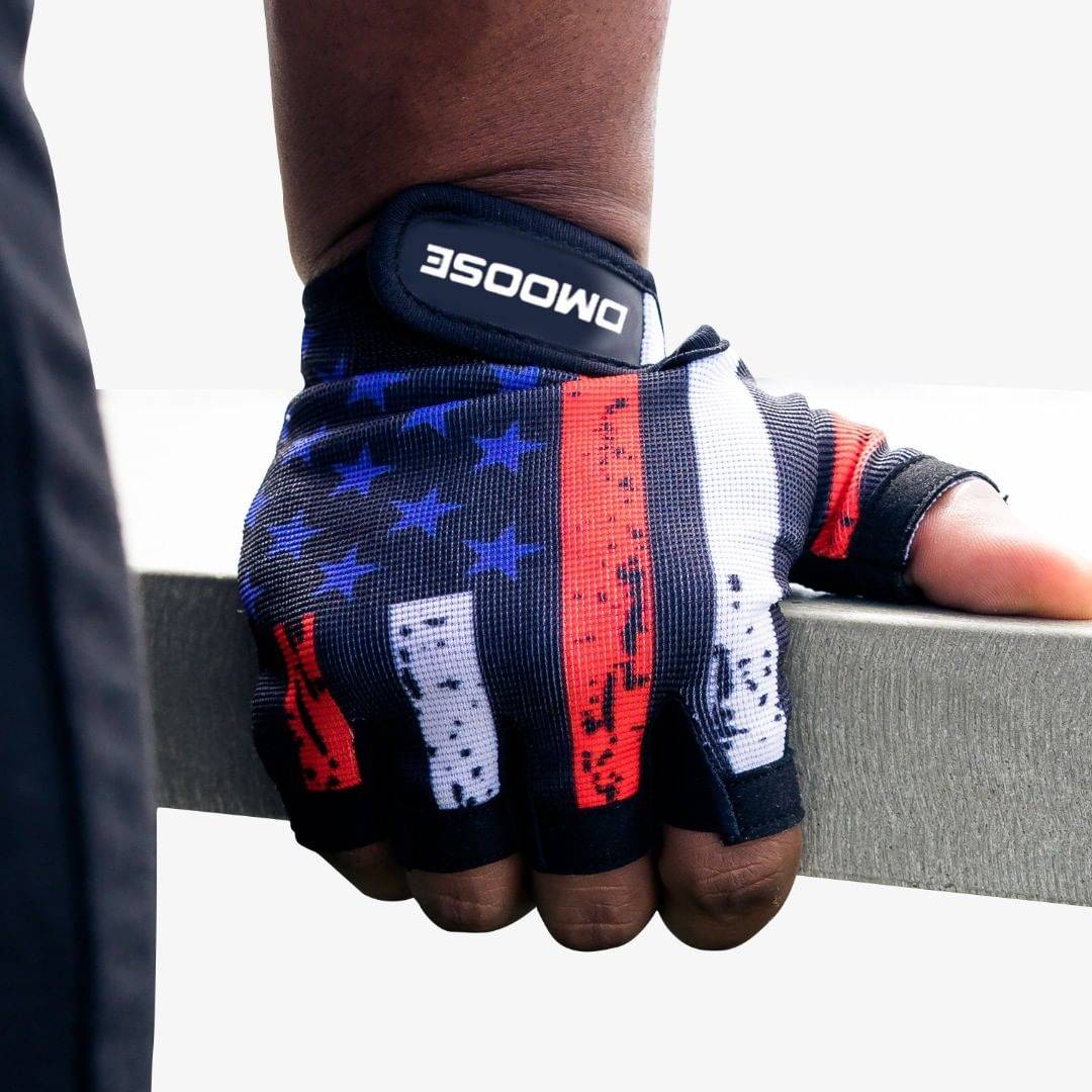 Performing DMOOSE Weight Lifting Gloves 