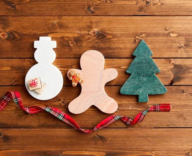 Raz Imports Wooden Sleigh With Winter Natural Arrangement and Pinecone Christmas Home Decor