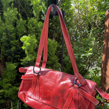 rote Tasche