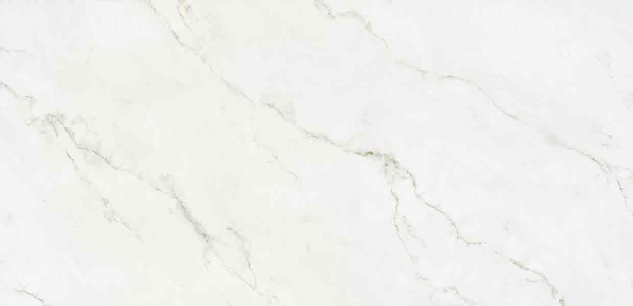 Materialmuster Silestone Pure White, strahlend reinweißes, minimalistisches Finish ohne Maserung.