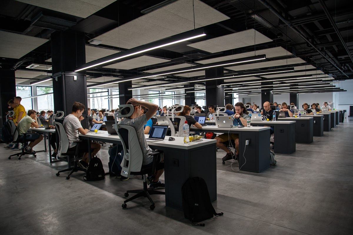 In-House or Outsource? The Decision That Damages Timelines