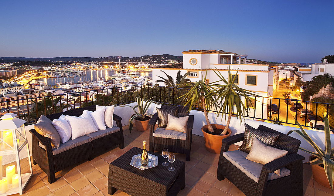  Ibiza
- Rooftop terrace night.jpg