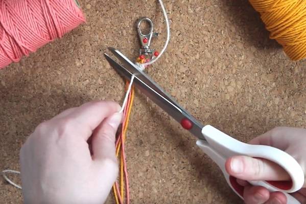 DIY face mask holder lanyard tutorial image 10