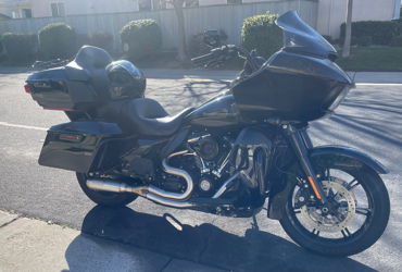 2021 HARLEY-DAVIDSON ROAD GLIDE LIMITED motorcycle for rent near Sacramento, CA
