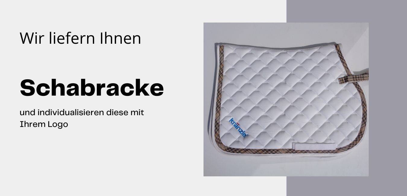und individualisieren diese mit Ihrem Logo. Ein Schabracke ist bestickt mit Logo von Firma Kränzle AG und zeigt wie schön die Stickerei auf Schabracke aussieht