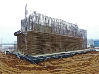  Widok na budowę fundamentu południowego przyczółka obiektu WD-96 w km 1+400
