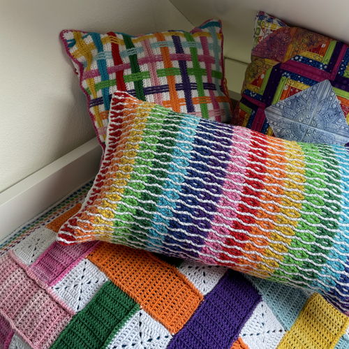 Gehaakt regenboog kussen Tineke, Interlocking haken