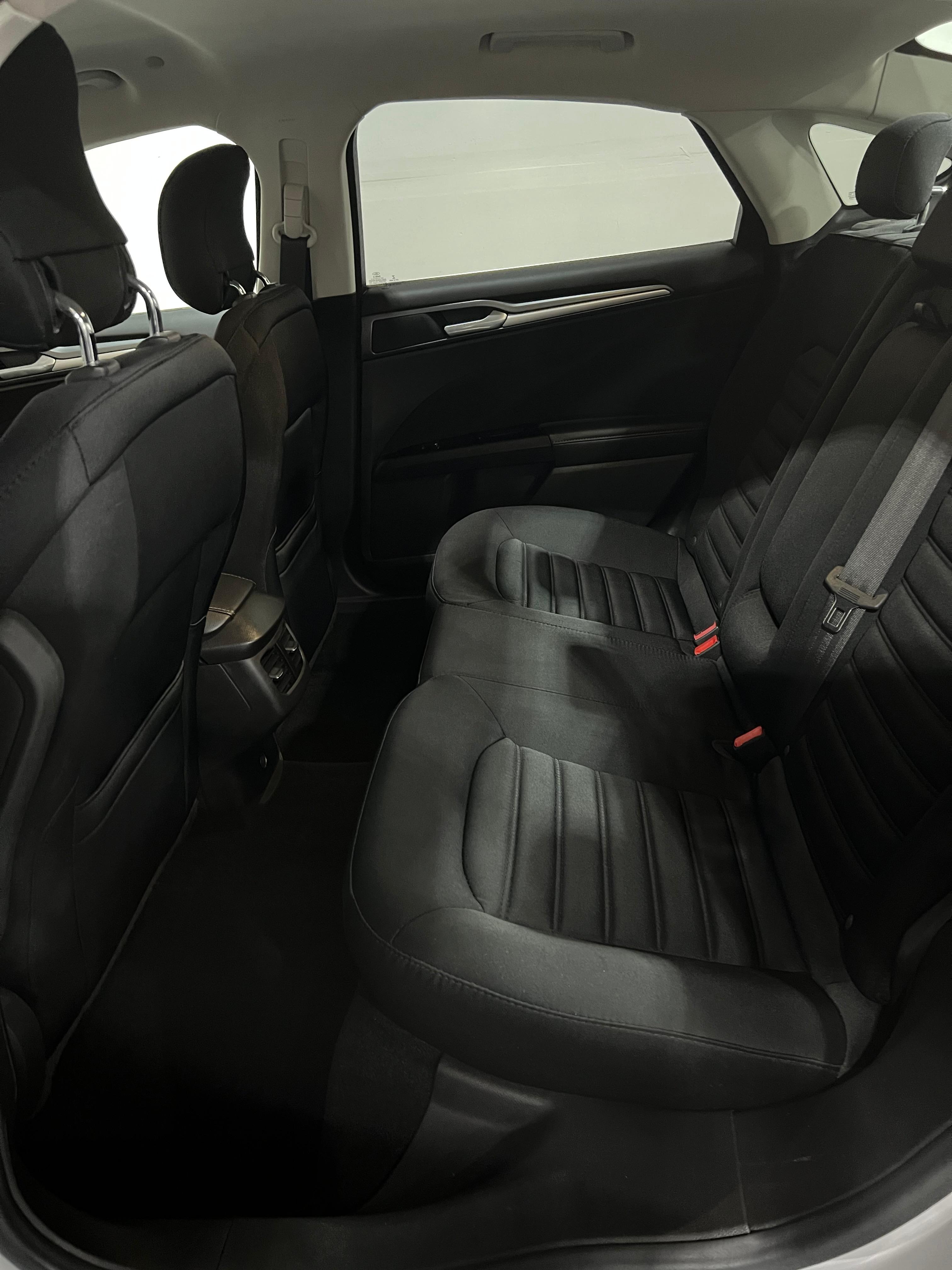2015 Ford Fusion Hybrid 10
