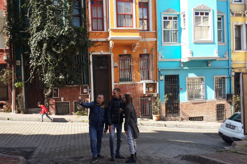 Аудиоэкскурсия по нетуристическому Стамбулу: яркий, таинственный и шокирующий Старый Балат
