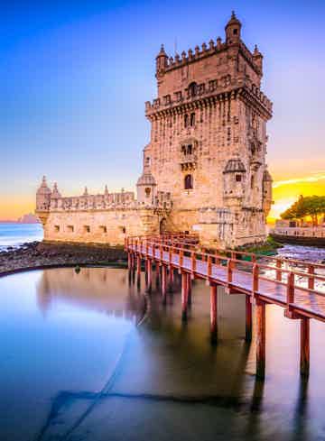 Scenic sailing past Lisbon’s key riverfront landmarks