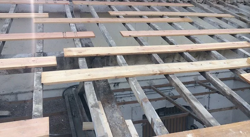 Renforcement d’une charpente traditionnelle avec réalignement — photo 4 sur 8 — CEG TOITURE