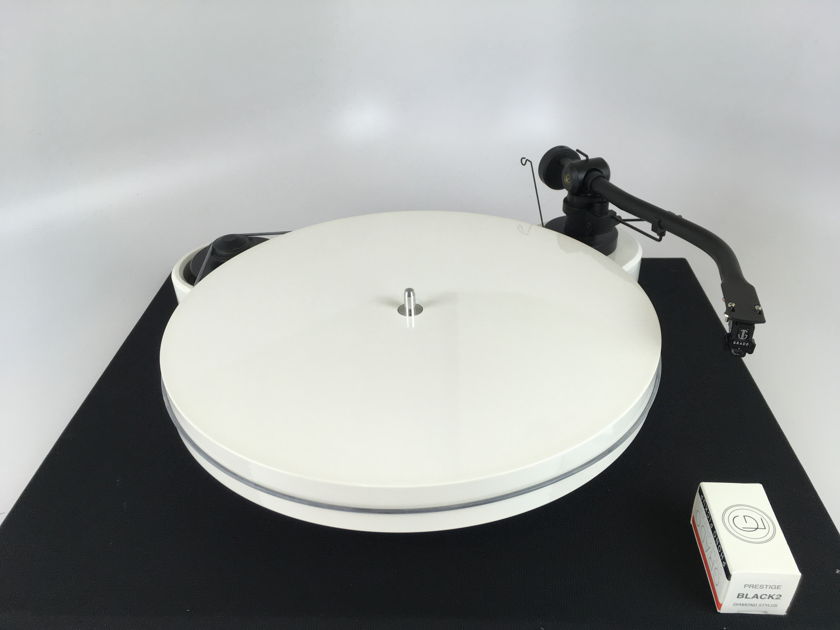 Pro-Ject Audio Systems RM-1.3 Turntable in White with NEW Grado