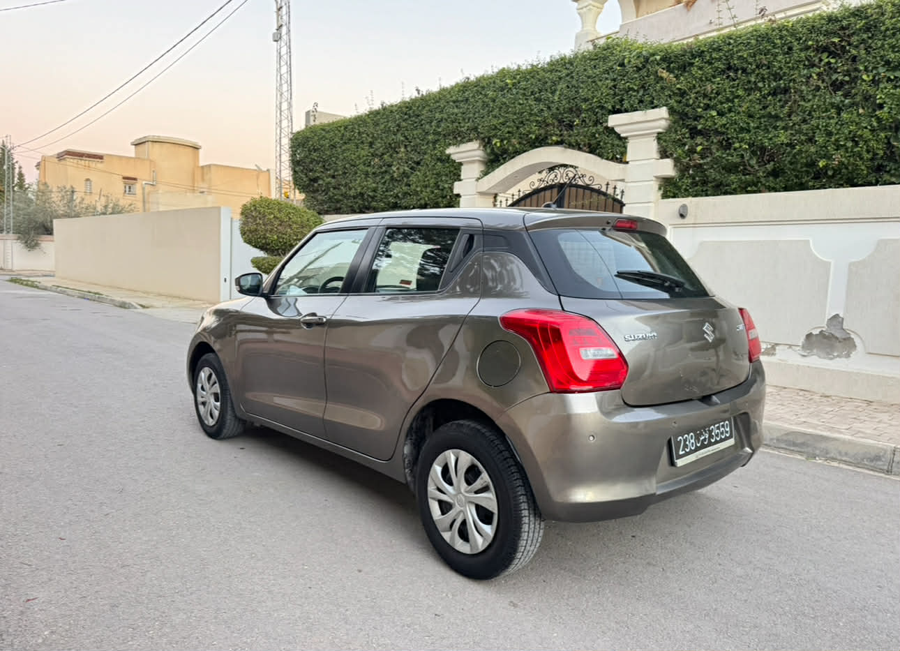 Suzuki Swift 2023 - miniature 4