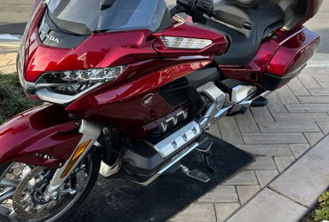 2018 HONDA GOLD WING TOUR AUTOMATIC DCT motorcycle for rent near Las Vegas, NV