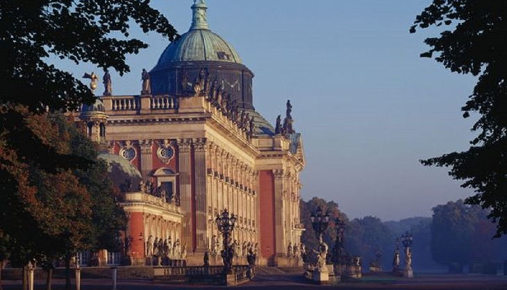 neues palais außenansicht