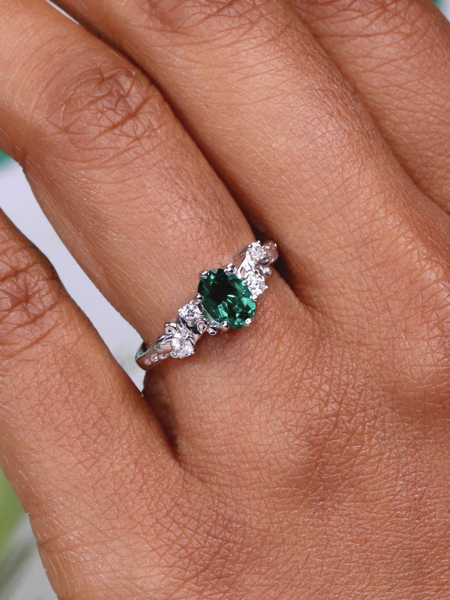 Emerald engagement rings