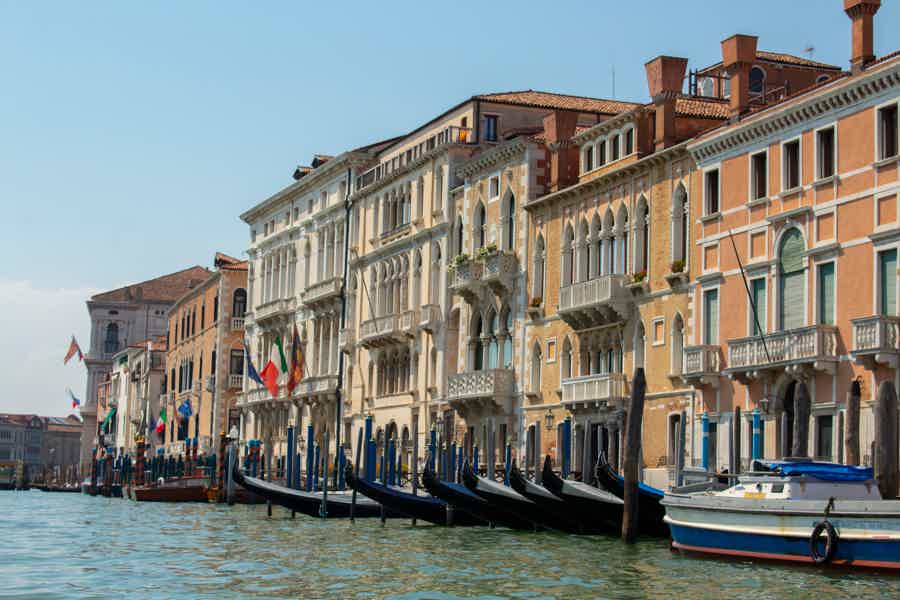 Romantic Gondola Ride with Live Serenade (30 Min) - photo 2