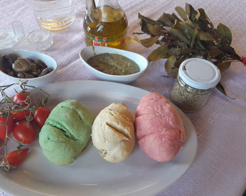 Corsi di cucina Messina: Pane colorato, pasta fresca e tiramisù: un viaggio culinario