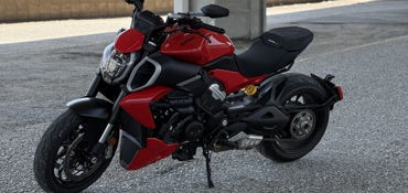 2024 DUCATI DIAVEL V4 motorcycle for rent near Inglewood, CA