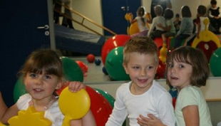 geburtstags foto in der turnhalle