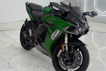 2020 KAWASAKI NINJA H2 SX SE ABS motorcycle for rent near Las Vegas, NV