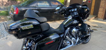 2014 HARLEY-DAVIDSON FLHXS STREET GLIDE SPECIAL (VIVID BLACK) motorcycle for rent near Centennial, CO
