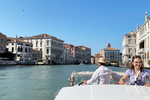 Катание на катере или на гондоле в Венеции