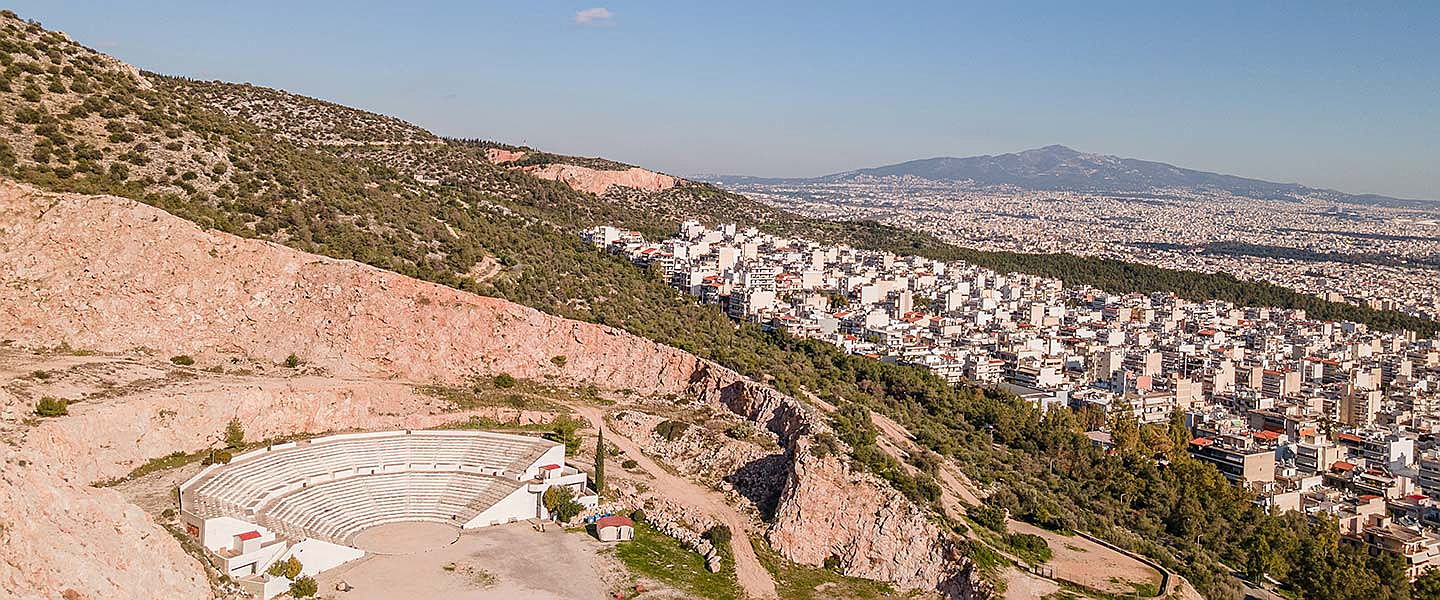  Athen
- Geniessen Sie nach dem Kauf eines Hauses oder einer Eigentumswohnung in den westlichen Athener Vororten die vielfältigen Grünflächen und Kulturangebote.