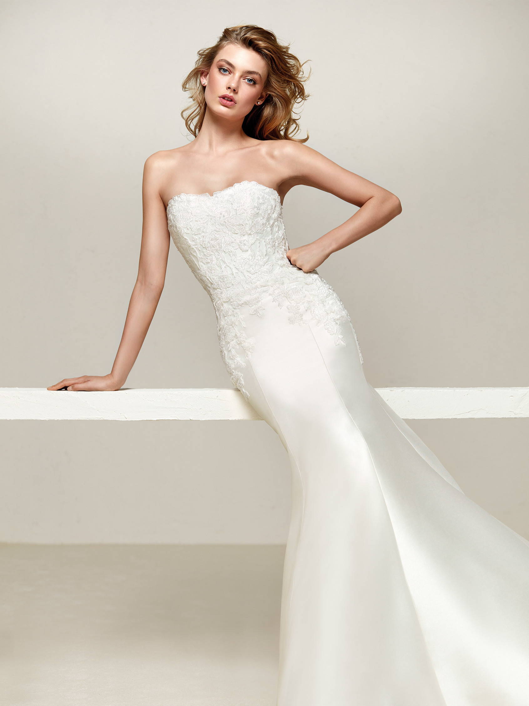 PRONOVIAS DRILEAS WEDDING DRESS