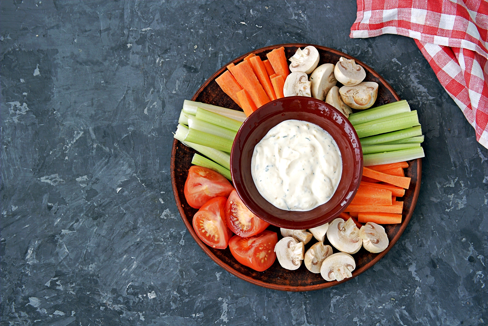 Fresh Veggies With Keto Ranch Dip