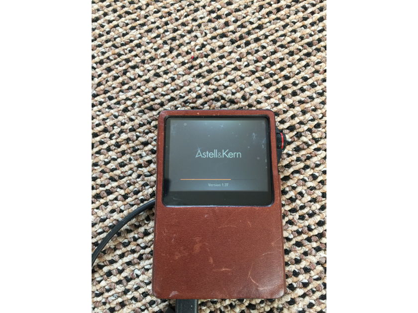 Astell & Kerns 1x AK-120 high res music player/DAC   portable 1st edition. extra 64G memory card incl in device