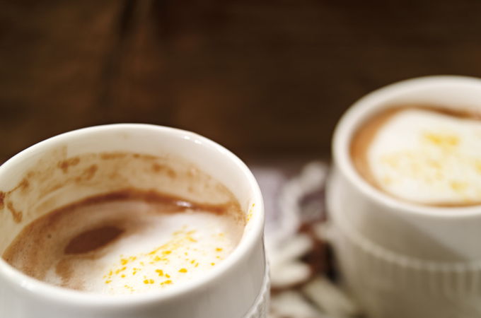 Chocolat chaud à l'orange et à la cannelle
